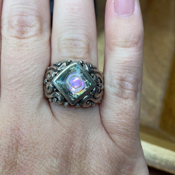 Pearl & Sterling Silver Unique handcrafted Thai Mother of Pearl Ring - Picture 6 of 10